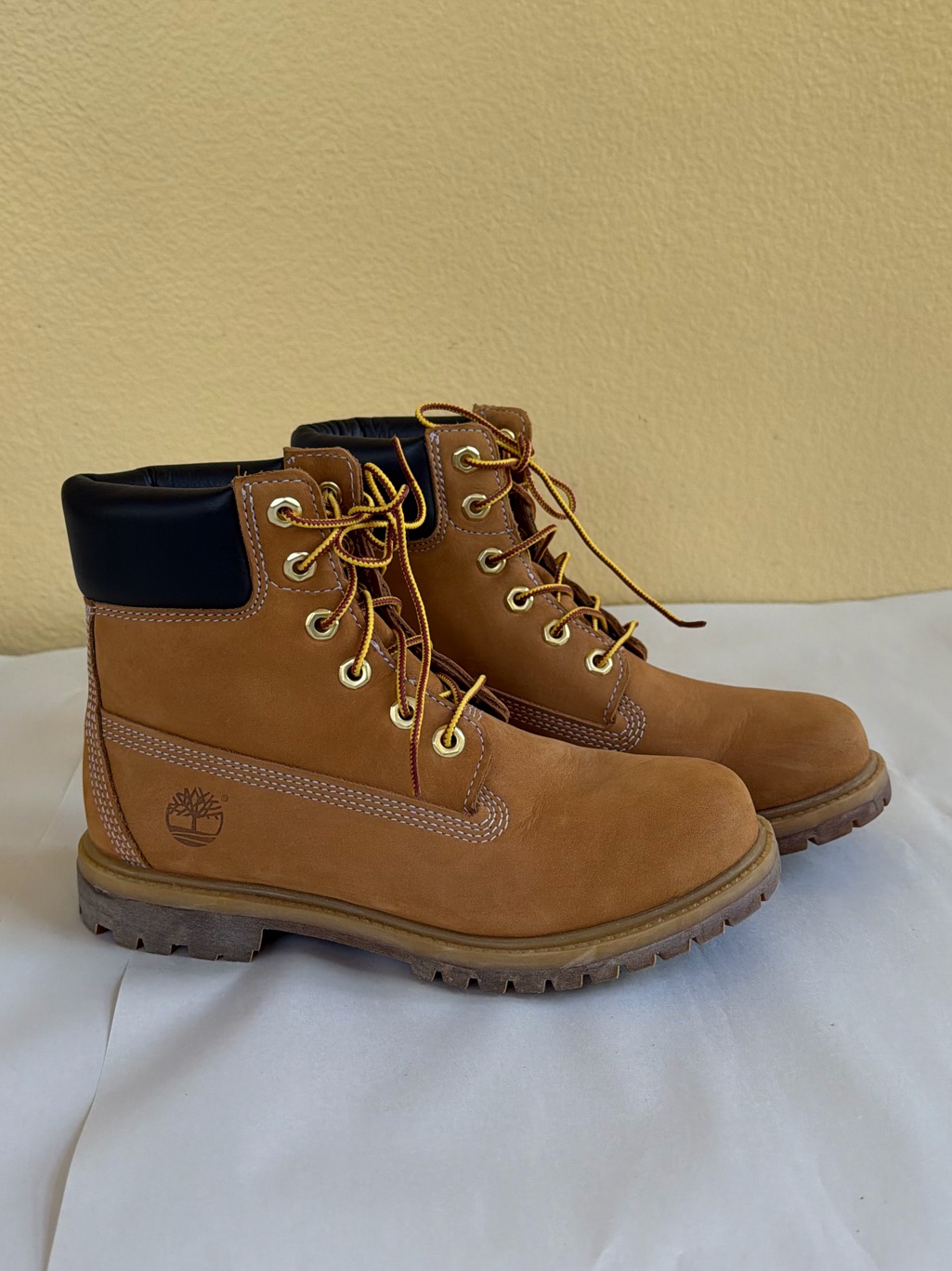 Timberland 6-Inch Premium Waterproof Primaloft Wheat Nubuck Boots Size 7 Euc! — image 4 of 8